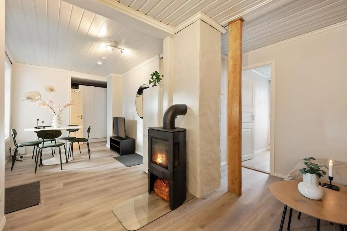 شقة Cozy Hideaway With Private Balcony And Self Check In برغن