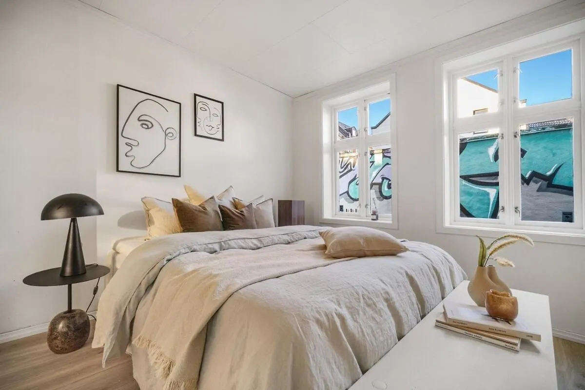شقة Cozy Hideaway With Private Balcony And Self Check In برغن